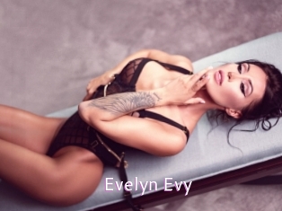 Evelyn_Evy