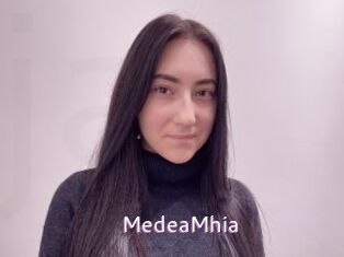 MedeaMhia Just Amateurs