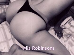 Mia_Robinsons